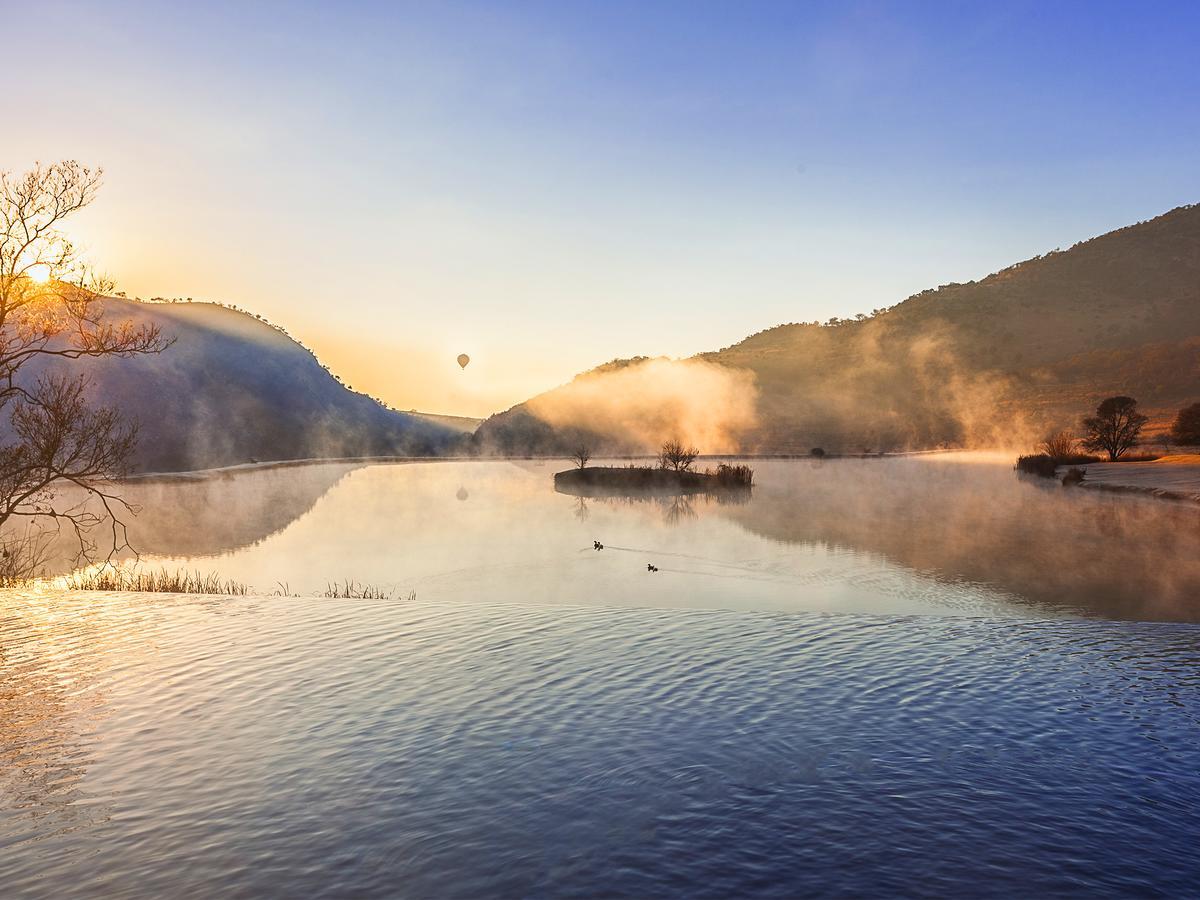 Kloofzicht Lodge & Spa Крюгерсдорп Экстерьер фото View of the lake