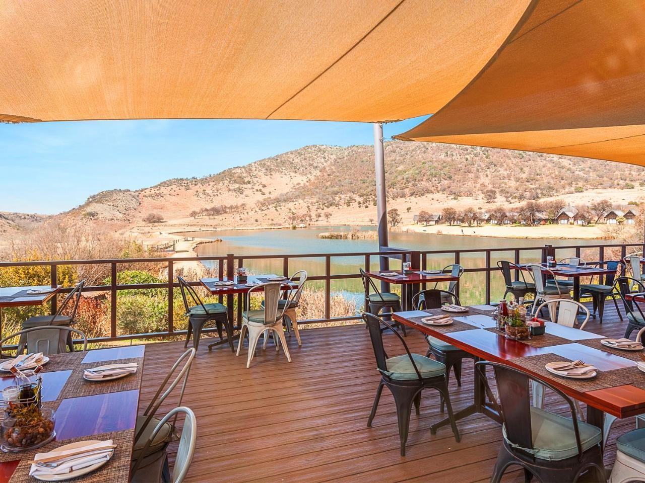 Kloofzicht Lodge & Spa Крюгерсдорп Экстерьер фото The Deck at the LaStella Winery