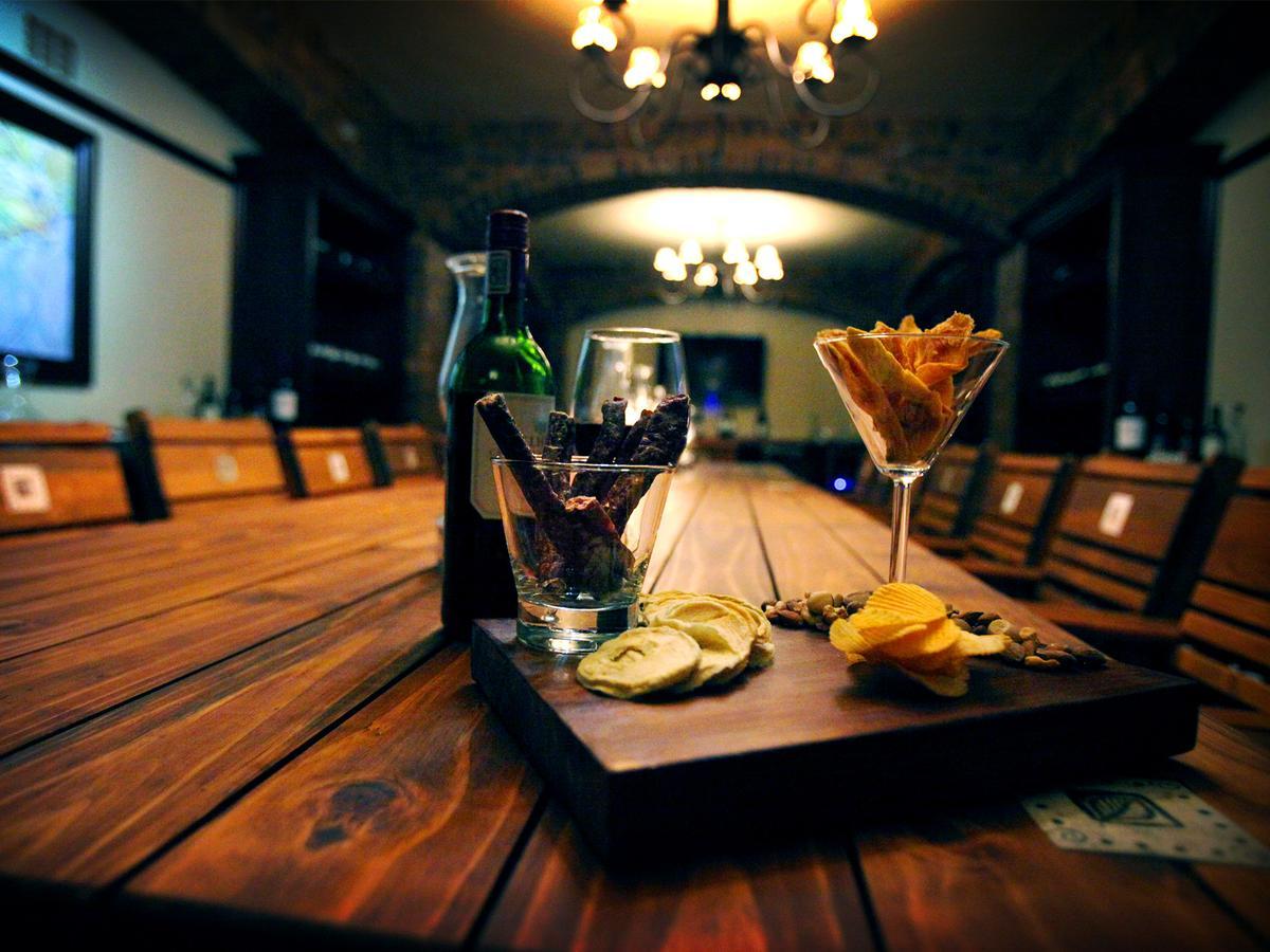 Kloofzicht Lodge & Spa Крюгерсдорп Экстерьер фото The bar at the 2012 Sundance Film Festival