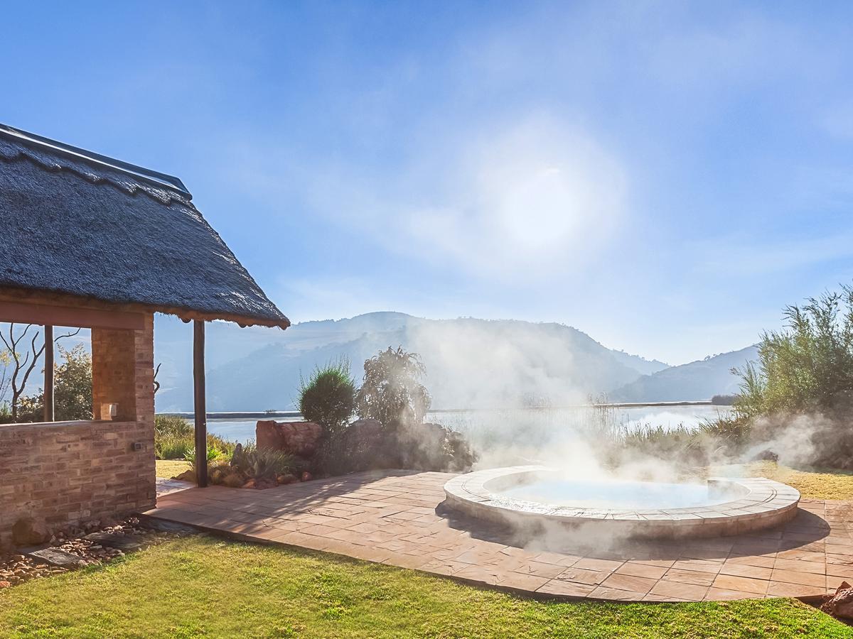Kloofzicht Lodge & Spa Крюгерсдорп Экстерьер фото Hot springs in the resort